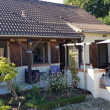 Le Cottage De Mae Seigy ภายนอก รูปภาพ