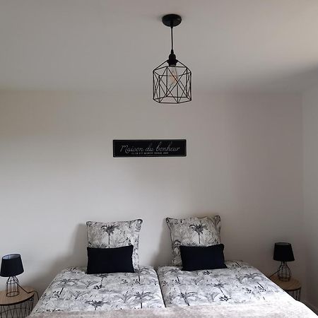 Le Cottage De Mae Seigy ภายนอก รูปภาพ